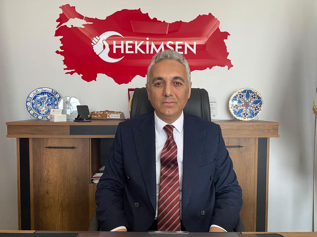 Türkiye’de Muayene Sayısı 1,5 Milyara Ulaştı: Başkan Kurban'dan Gereksiz İlaç ve Tetkik Uyarısı